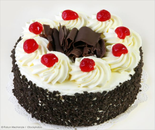 BLACK FOREST Cake Recipe | Authentic BLACK FOREST Cherry Cake ...