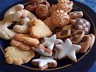 plate with christmas cookies