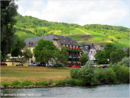 river front in reil
